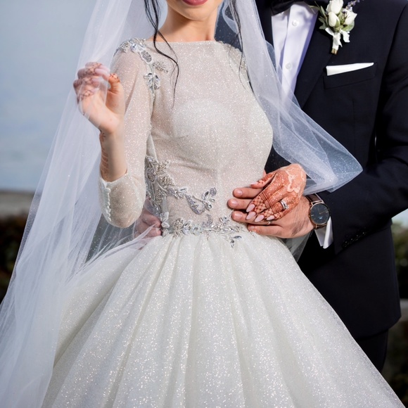 Wedding Dress (Constance by Milla Nova) - Picture 2 of 6